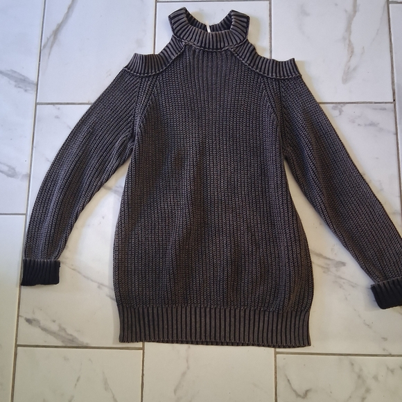 Free People Turtleneck Cold Shoulder Sweater - Grey Black Sz M - Picture 2 of 13